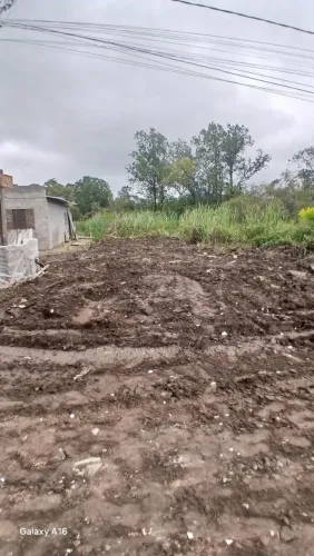 Vendo um terreno em Mongaguá 