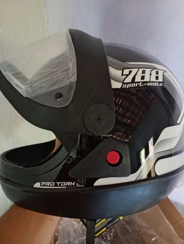 Capacete