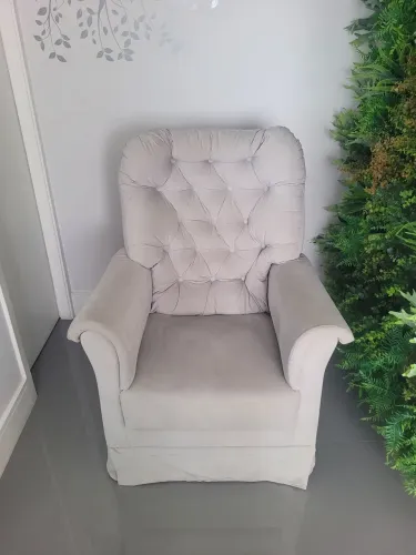 Poltrona de Amamentação com Balanço Suede Cinza - Ótimo Estado