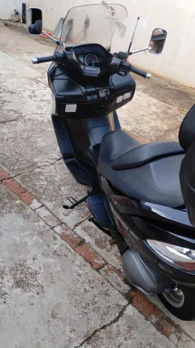 Vende-se Burgman 400