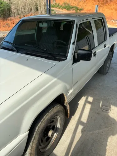 Mitsubishi L200 GL 2.5 4X4 CD Diesel 2001