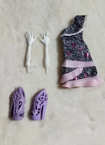 (Reservado) Vestido Rochelle, par de braços e par de sapatos Catrine