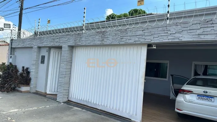 Casa Espaçosa com Energia Solar e Área de Lazer Completa | À venda | Liberdade