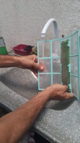 Manutenção e limpeza de ar-condicionado
