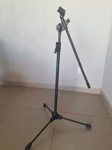 Tripé para microfone
