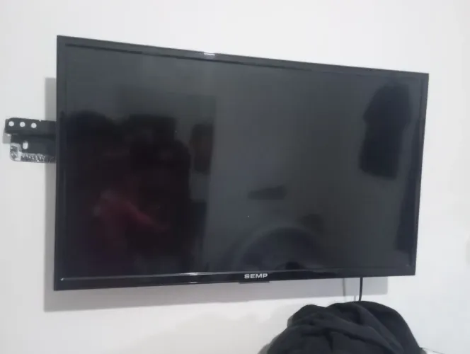 Televisão, da marca semp, 30 polegadas 