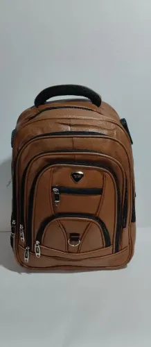 Mochila de couro sintético media