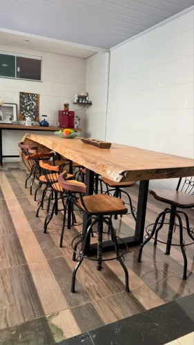 Mesa Rústica de Pequiá Maciço + 10 Cadeiras Artesanais | Peça Exclusiva