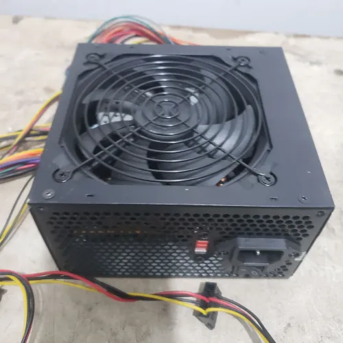 Fonte gamer 500w com defeito.n liga