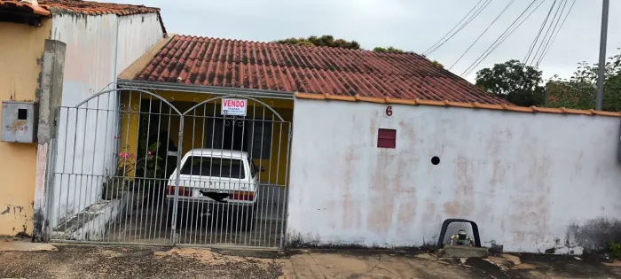 Vendo uma ótima casa no CPA I interessado entrar em contato *