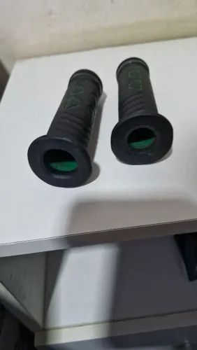 Vendo um alongado e um par de manopla