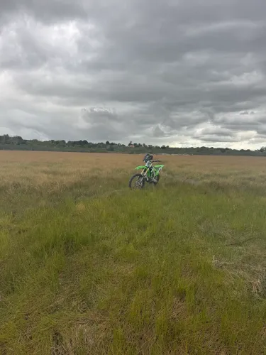 240 tarefas de terra no papagaio