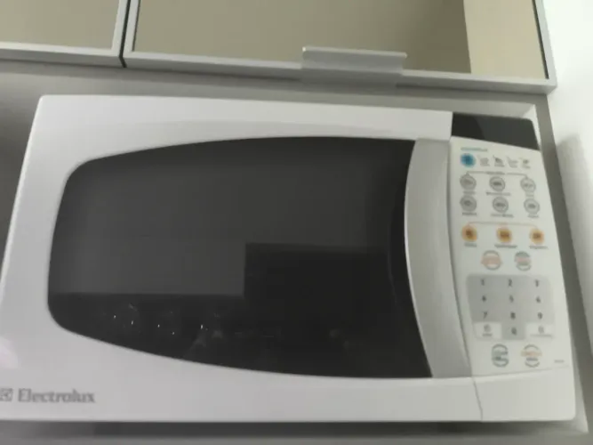 Microondas Eletrolux para retirarada de peças