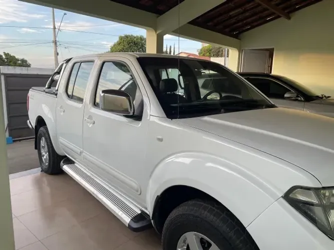 Nissan Frontier Platinum CD 4X4 2.5 TB Diesel 2014
