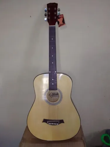 Vende um violão novo