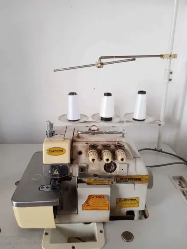 MAQUINA INDUSTRIAL OVERLOCK