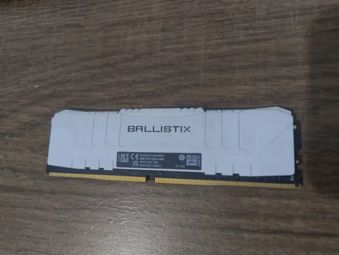 Memória RAM Crucial Ballistix 8GB DDR4 3600MHz Branca