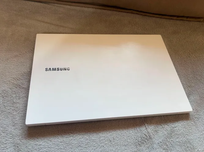 Notebook Samsung Book Branco Rápido e Impecável