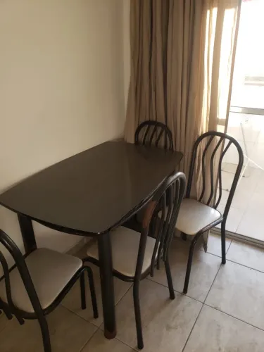 Mesa de jantar 4 cadeiras