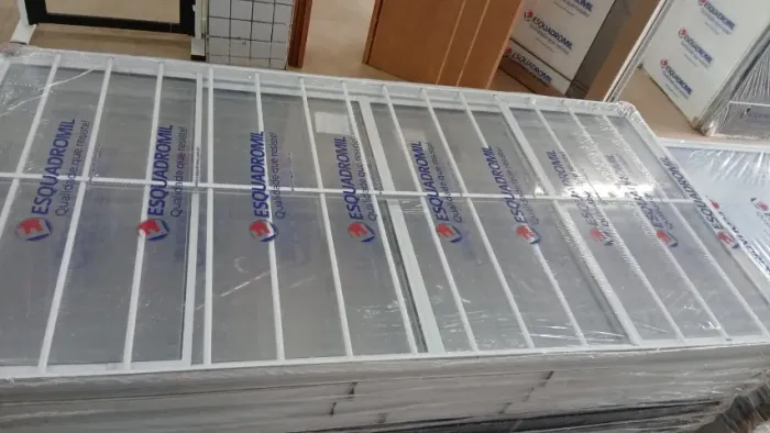 Oferta janela aluminio branca com grade 4 folhas  2 metros a vista R$799,90