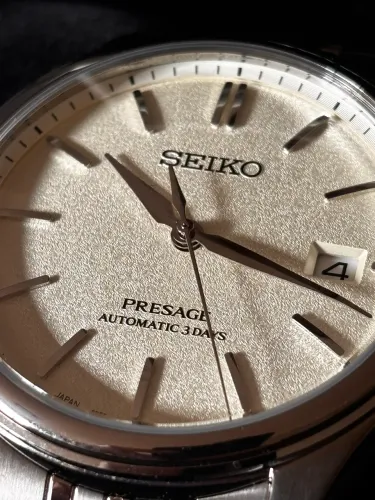 SEIKO PRESAGE CLASSIC SERIES - MOSTRADOR TEXTURIZADO JDM 