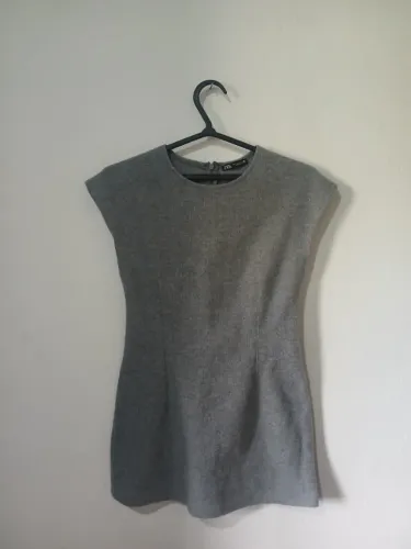 Vestido curto zara de lã