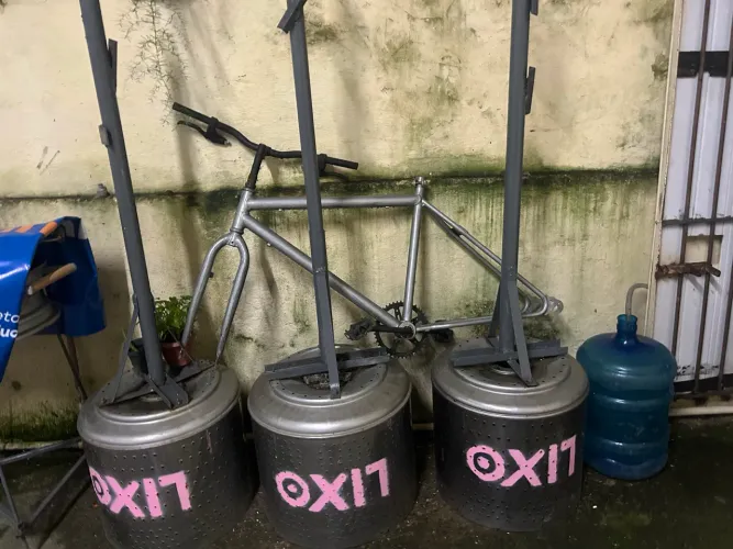 VENDO CAIXA DE LIXO