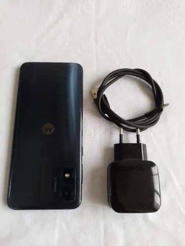Motorola E13 