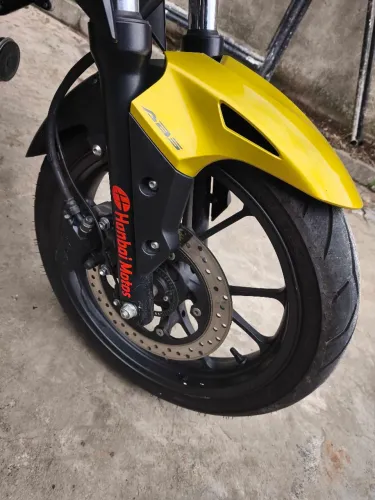 Vendo CB 300 F Twiste estimada e de garagem