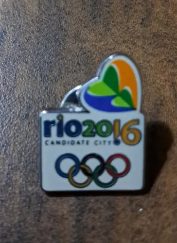 Pin oficial da candidatura do Rio de Janeiro à sede dos Jogos Olímpicos de 2016