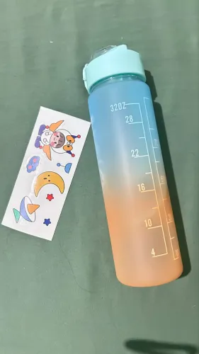Garrafa de água nova nunca usada 