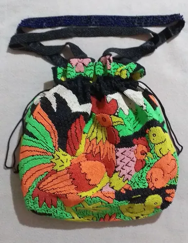 Bolsa em Miçangas Artesanato Português