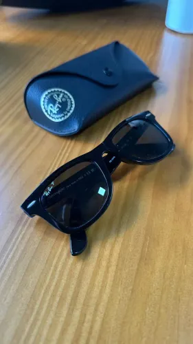 Óculos Ray-Ban clássico