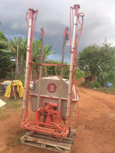 Pulverizador 600 litros