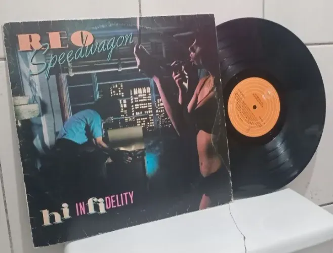 lp reo speedwagon hi infidelity 1980 keep on loving you/ ótimo estado