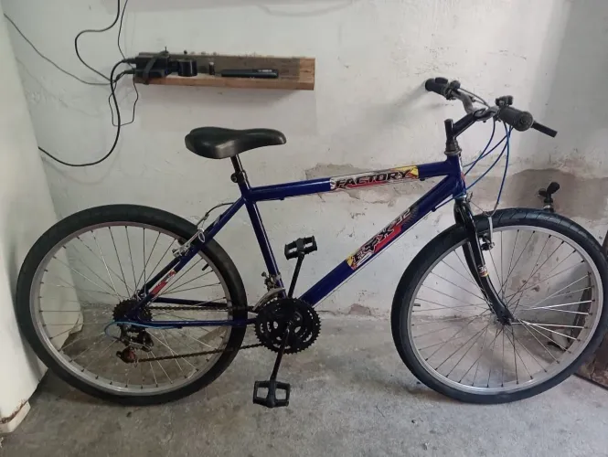 Bicicleta zerada com 21 marchas aro 26