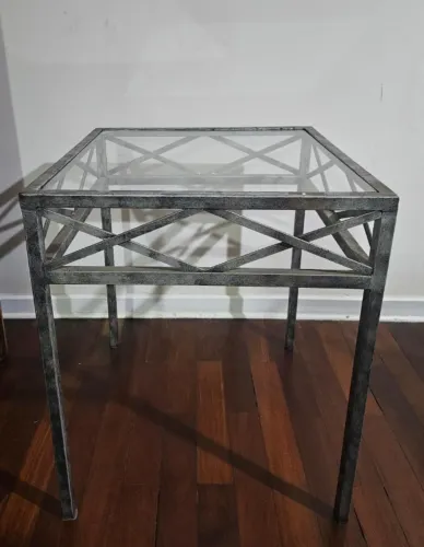 Mesa Lateral Estilo Industrial em Ferro (serralheria) + Vidro