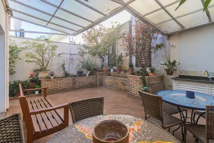 Casa de Luxo à Venda em Condomínio na Vila Cruzeiro, São Paulo-SP: 3 Quartos, 3 Suítes, 3
