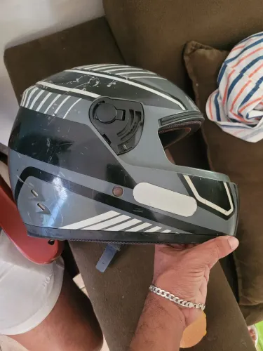 Capacete Bullitz