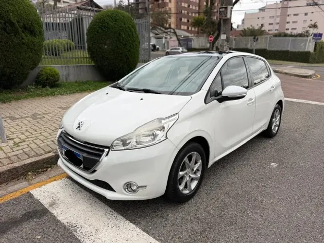 Peugeot 208 Allure 1.5 Flex 8V 5P 2014