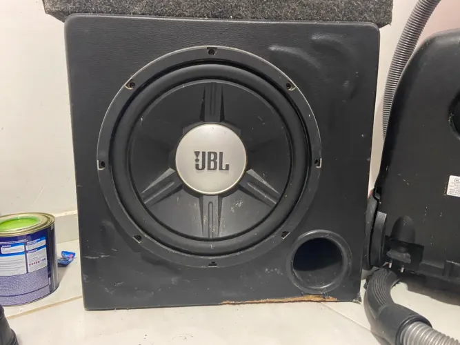 Caixa de som para carro JBL