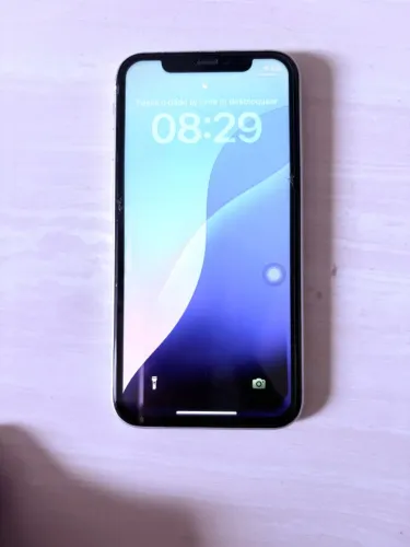 Vendo um iPhone XR - Ótimo Estado