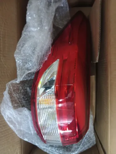 Lanterna traseira Toyota yaris nova original