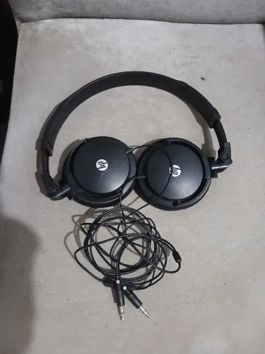 Fone HP e cabos sata
