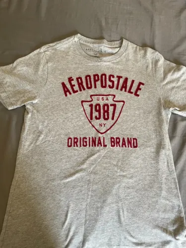 Camiseta Aeropostale cinza