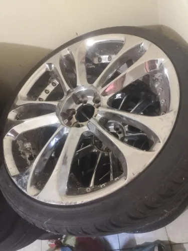 RODAS ARO 20 PNEUS BONS