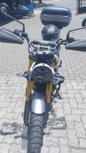 Triumph Scrambler 400X Preta 2025