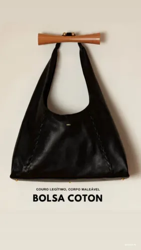 Bolsa hobo Adô Atelier 100% couro