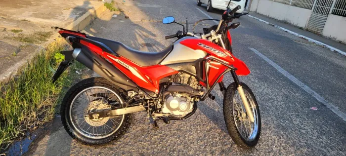 Honda NXR 160 Bros ESDD 2023 - Impecável + Protetor de Carenagem