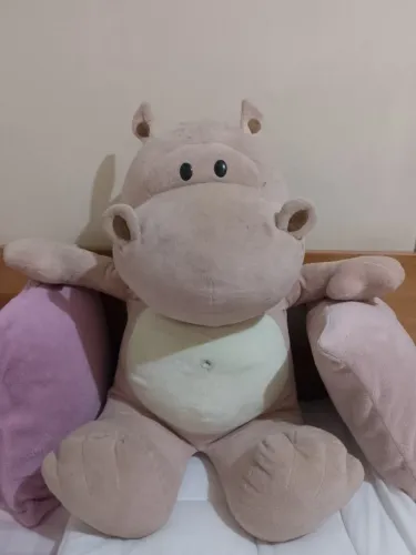 hipopótamo de pelúcia gigante